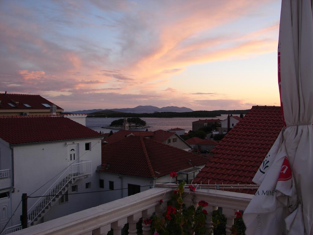 Apartments Curin Hvar Town Esterno foto